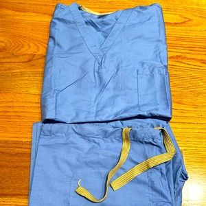 COPY - Brand new medline encore scrub top and bottom size M